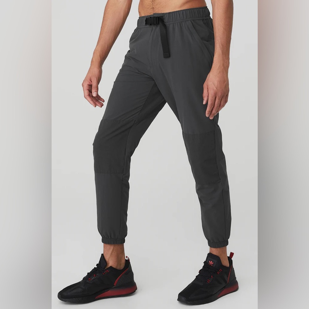 Alo yoga Talus Tech Pant/mens/Medium/Gray with Tapered Leg